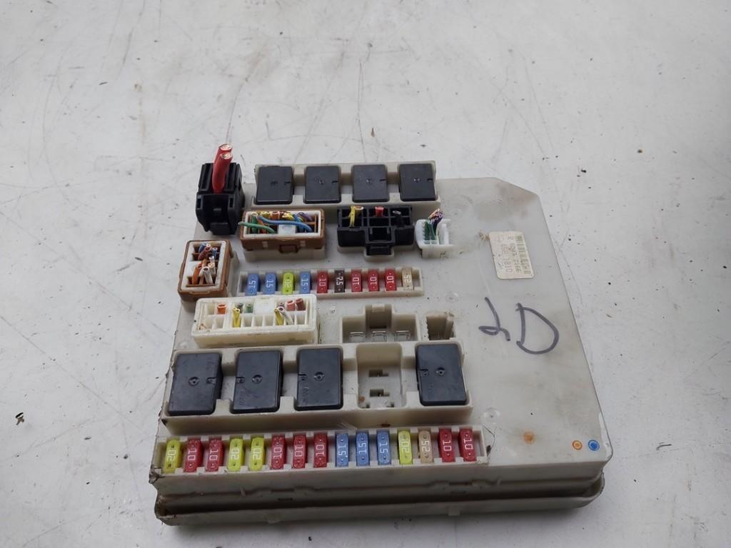 BOITIER FUSIBLES Renault Clio III (BR / CR) (|456181C|), Autos : Pièces & Accessoires, Renault, Utilisé, Peter-Huppertz-Straße 5
51063  Köln, DE