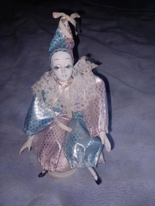 pierrot automate, en biscuit, une boîte musicale, Antiquités & Art, Antiquités | Jouets, Enlèvement ou Envoi