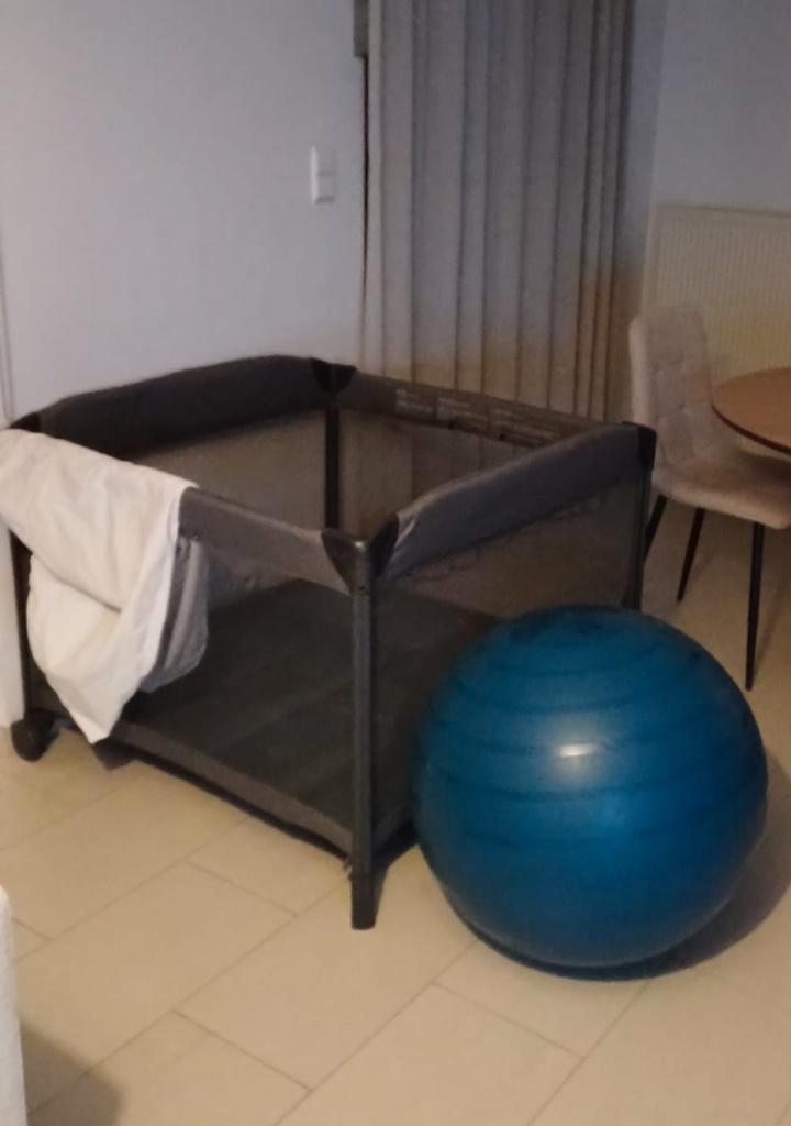 Box/park baby zo goed als nieuw, Kinderen en Baby's, Babyparken, Zo goed als nieuw, Rechthoekig, Wieltjes, Ophalen