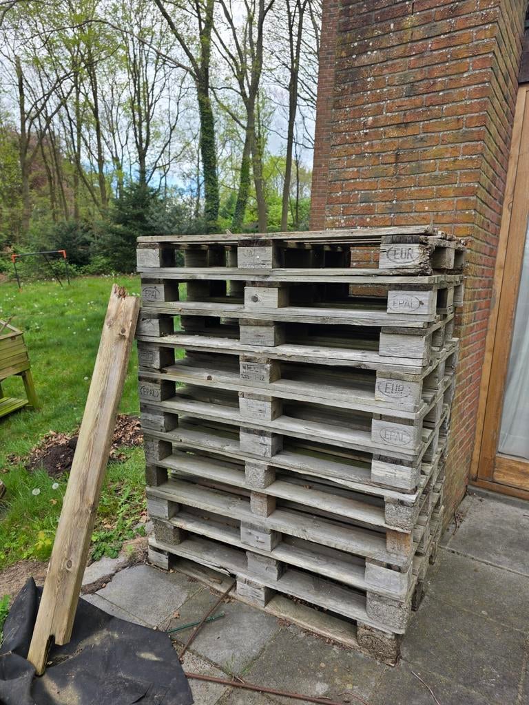 11 europalettes, Utilisé