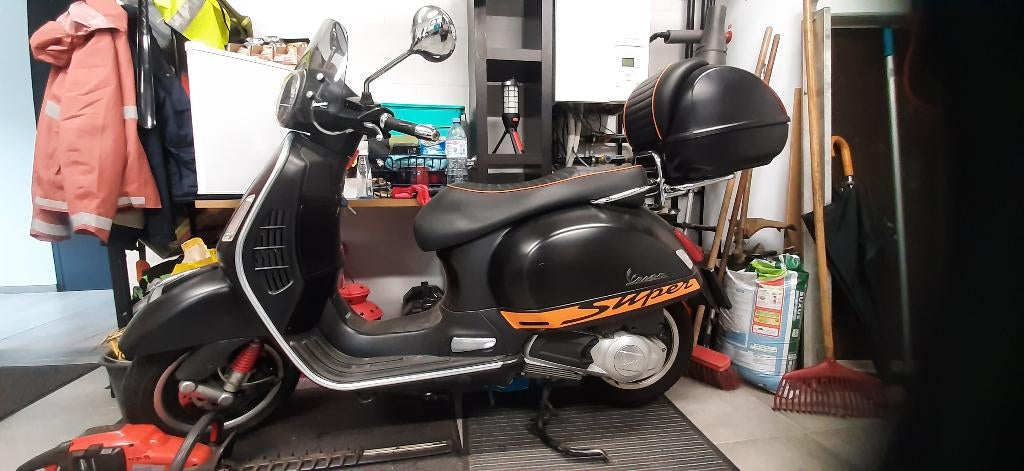 Vespa GTS Super Sport 125ie, Ophalen, Overige modellen, 125 cc, Zo goed als nieuw