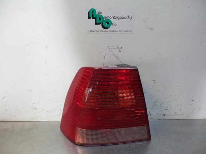 Achterlicht links van een Volkswagen Bora (Bora 98-), Auto-onderdelen, Verlichting, Volkswagen, Gebruikt, 3 maanden garantie, Ophalen of Verzenden