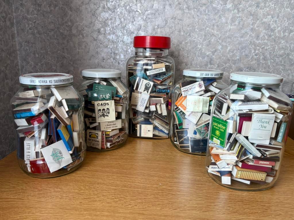 Grote collectie retro luciferdoosjes, Ophalen, Zo goed als nieuw