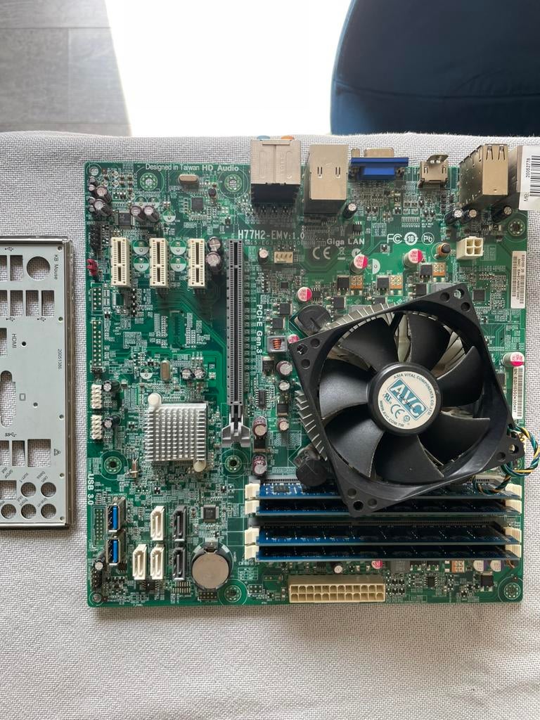 Medion moederbord + i7 processor + 16 GB RAM, Computers en Software, Moederborden, Ophalen, Zo goed als nieuw, Intel