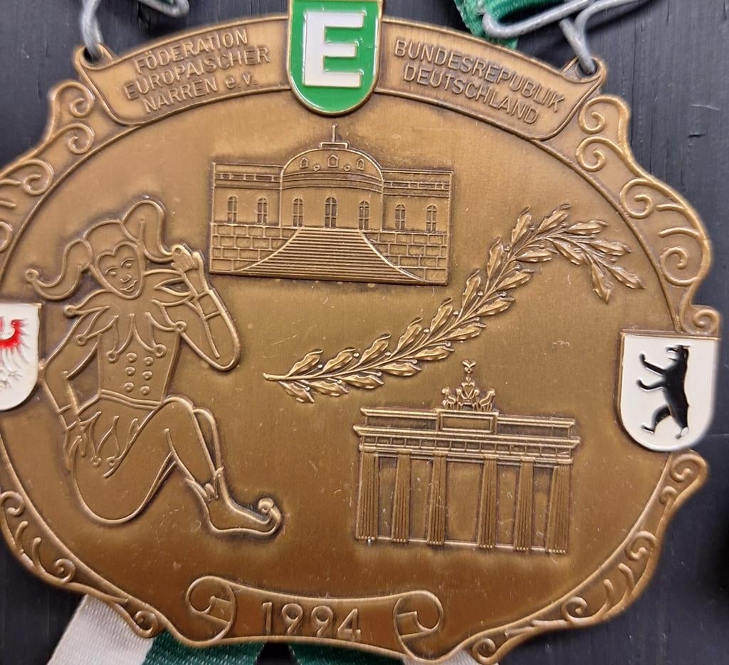 Fen  deutschland, Collections, Broches, Pins & Badges, Enlèvement ou Envoi