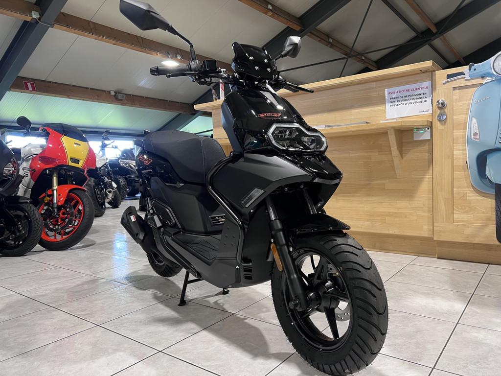 TNT Motor Escape Classe B 45 Km/h, Motoren, Scooter, TNT Motor, Bedrijf, 11 kW of minder