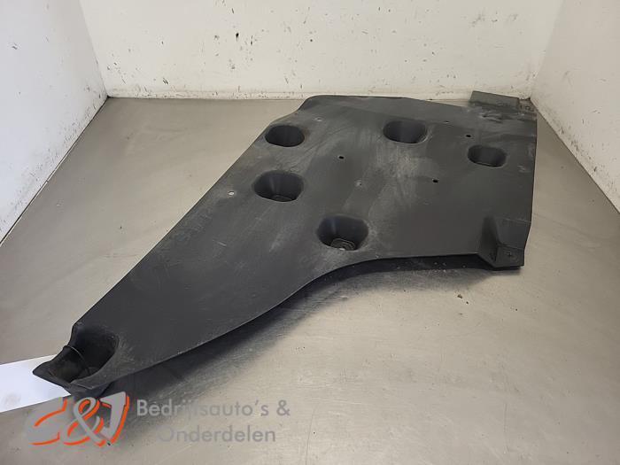 Plaque de protection sol d'un Mercedes Citan, Autos : Pièces & Accessoires, Carrosserie & Tôlerie, Mercedes-Benz, Utilisé, 3 mois de garantie