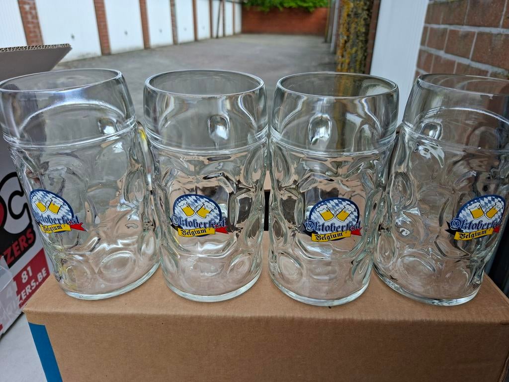 4 1liter gelazen van oktoberfest belgium, Ophalen