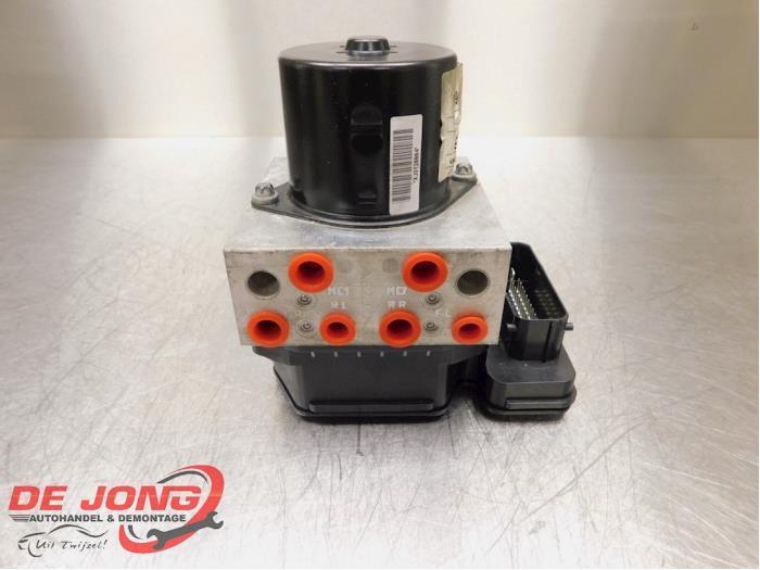 Pompe ABS d'un Opel Insignia, Autos : Pièces & Accessoires, Électronique & Câbles, Opel, Utilisé, 3 mois de garantie, Enlèvement ou Envoi