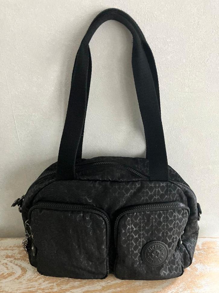 Kipling COOL DEFEA Schoudertas zwart 33x22x12, Handtassen en Accessoires, Tassen | Schoudertassen, Zo goed als nieuw, Kipling