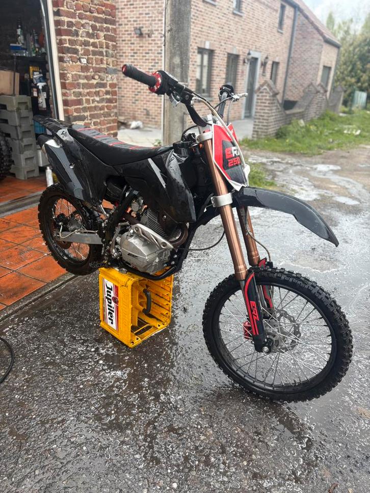 250 crz 2024, Vélos & Vélomoteurs, Cyclomoteurs | Cyclomoteurs de cross, Comme neuf, Enlèvement