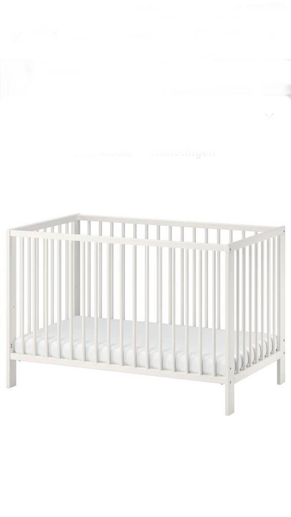 KİNDERBEDJE EN MATRAS , NİEUWSTAAT !!, Kinderen en Baby's, Kinderkamer | Bedden, Zo goed als nieuw, Minder dan 140 cm, 70 tot 85 cm