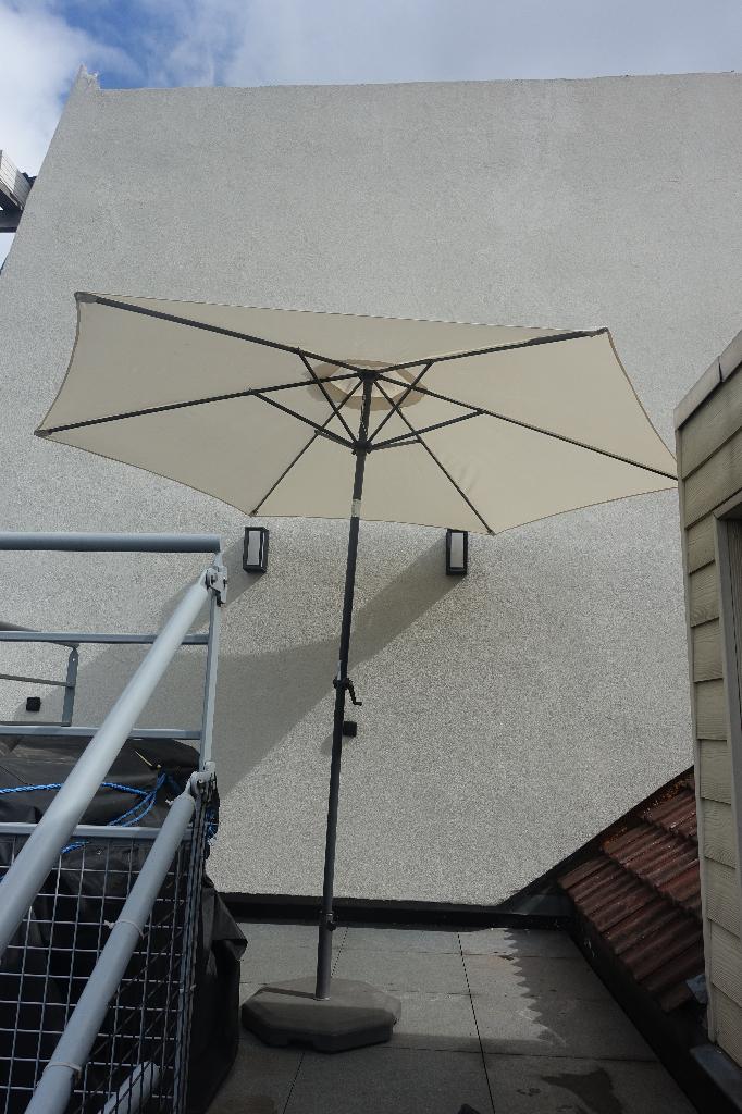 Parasol, Enlèvement, Utilisé, 2 à 3 mètres, Inclinable