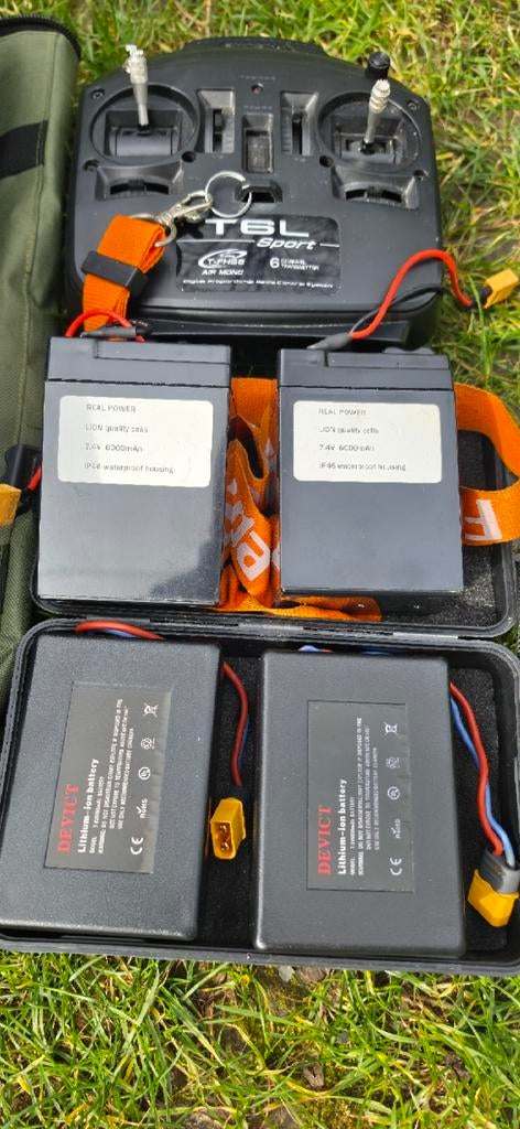 Voerboot met 2 setjes batterijen, Watersport en Boten, Hengelsport | Karpervissen, Ophalen