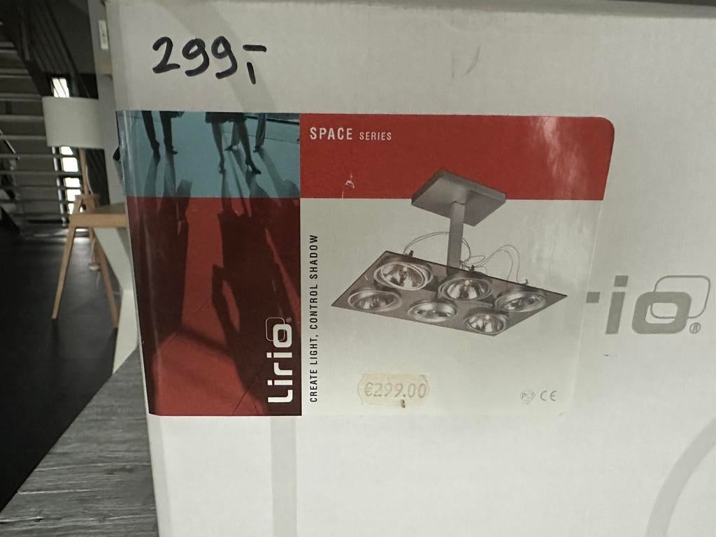 Nieuwe Lirio Space Series plafondlamp, Ophalen, Zo goed als nieuw