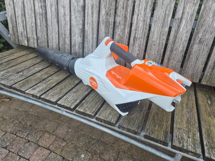 Souffleur à feuilles à batterie STIHL BGA 86,, Jardin & Terrasse, Souffleurs de feuilles, Comme neuf, Porté à la main, Batterie