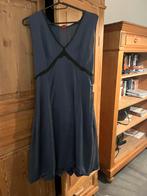 Feestelijke blauwe jurk merk Hugo Boss, maat 38, Vêtements | Femmes, Robes, Taille 38/40 (M), Comme neuf, Longueur genou, Bleu