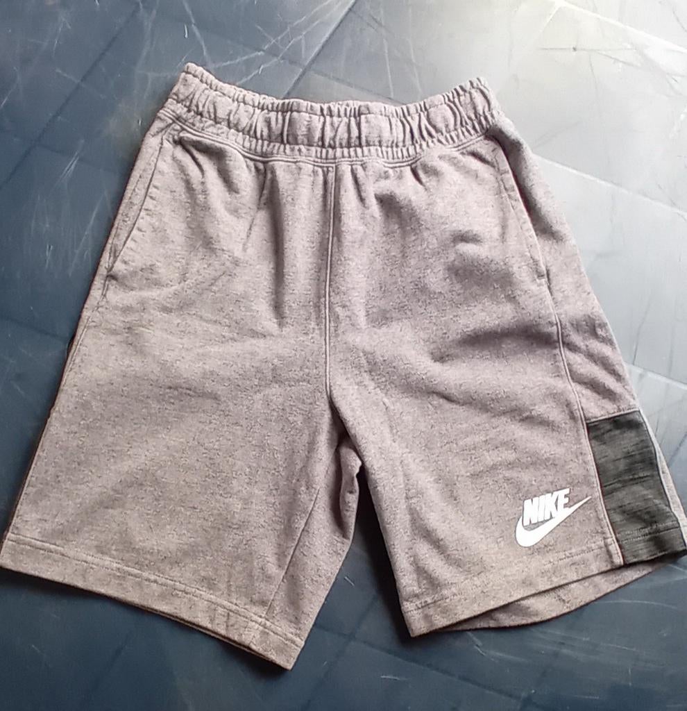 Vêtements pour enfant taille m, Kleding | Heren, Sportkleding