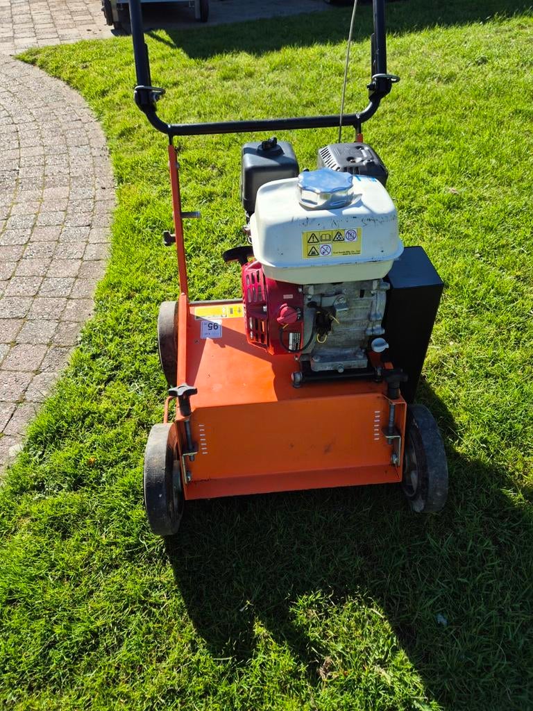 Scarificateur Eliet E401 moteur Honda (100% couteaux), Enlèvement, Comme neuf, Essence, Eliet / Honda