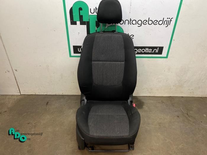 Siège droit d'un Kia Picanto (Picanto 11-), Autos : Pièces & Accessoires, Habitacle & Garnissage, Kia, Utilisé, 3 mois de garantie