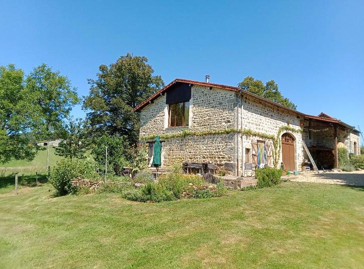 Woonhuis met gite en 2,3 Ha grond, Immo, Buitenland, Frankrijk, Woonhuis, Landelijk, Verkoop zonder makelaar