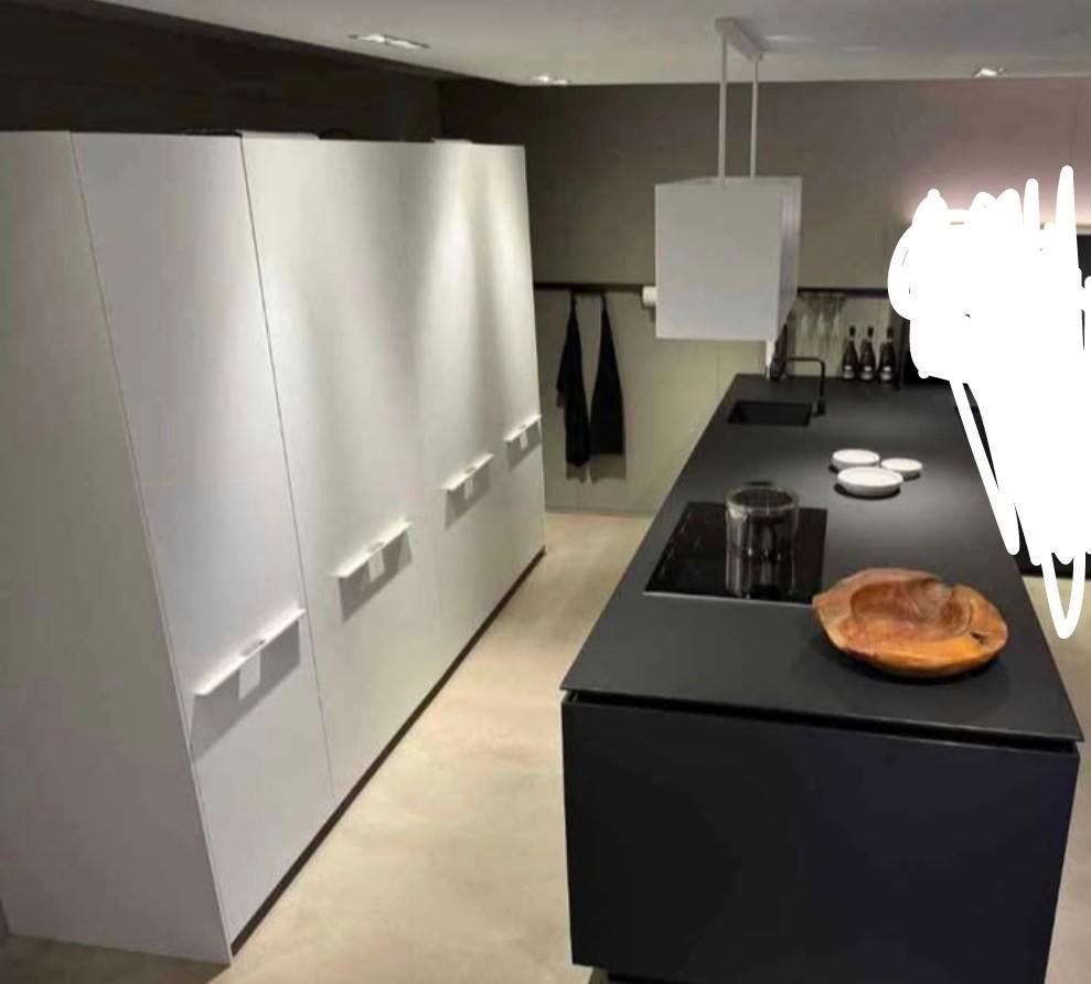 Witte kastenwand om keukentoestellen te verbergen, Huis en Inrichting, Keuken | Keukenelementen, Ophalen, Zwart