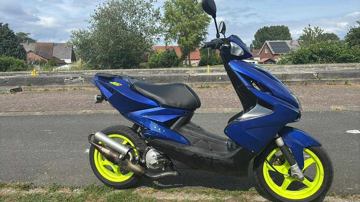 Aerox (nitro), Fietsen en Brommers, Scooters | Yamaha, Zo goed als nieuw, Aerox, Klasse B (45 km/u), Tweetakt, Ophalen