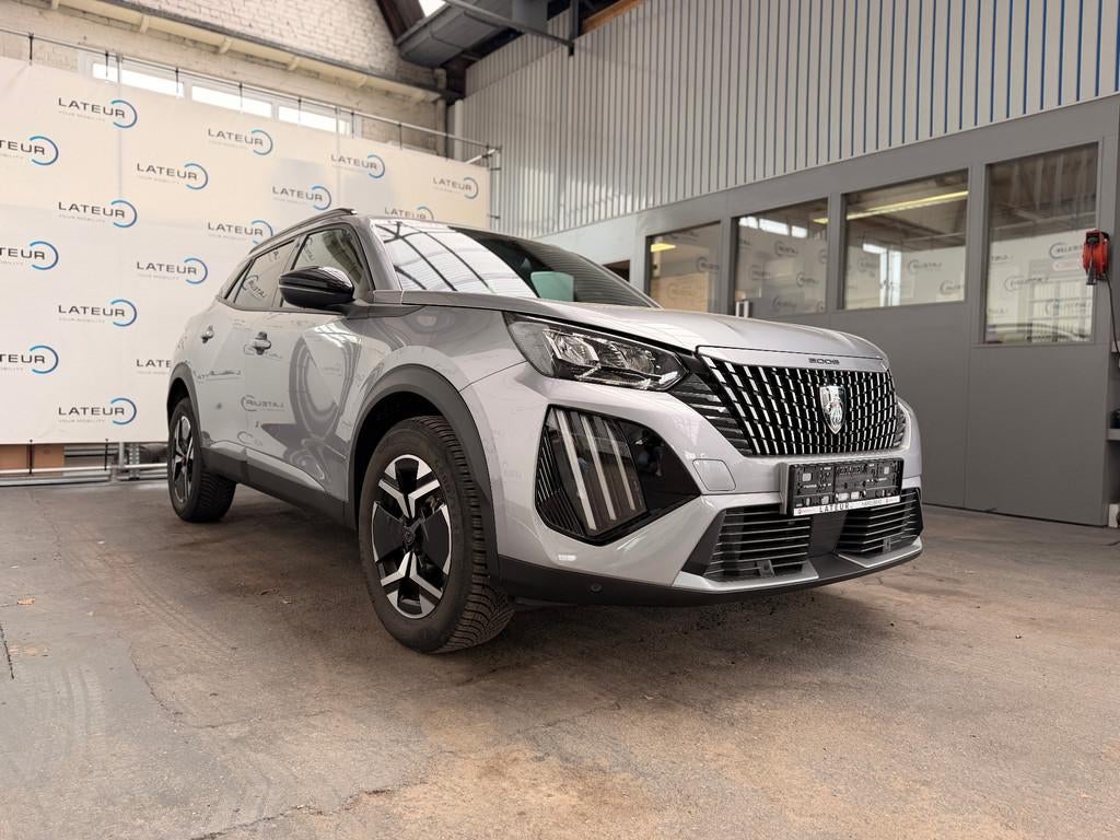 Peugeot 2008 Allure 1.2 Hybrid 145 mHEV (bj 2025, automaat), Auto's, Peugeot, Automaat, Stof, Gebruikt, 1199 cc