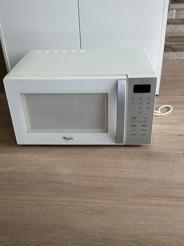 Four à micro-ondes Whirlpool — modèle MWO 609, Electroménager, Micro-ondes, Utilisé, Autoportant, Plaque tournante, Enlèvement