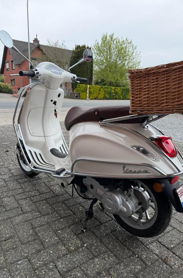 Vespa Primavera, Fietsen en Brommers, Brommers | Vespa, Zo goed als nieuw, Overige modellen, Klasse B (45 km/u), Ophalen