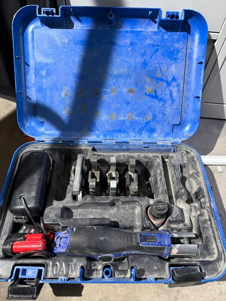 Sertisseuse geberit, Enlèvement, Utilisé