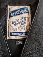 Lederen zwarte heren gilet, Ophalen