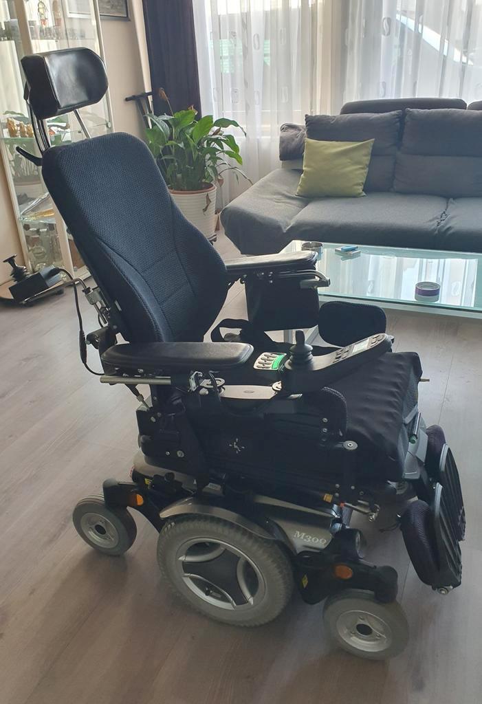 Elektrische rolstoel Permobil M300
NIEUWE BATTERIJEN‼️‼️, Divers, Chaises roulantes, Fauteuil roulant électrique, Enlèvement