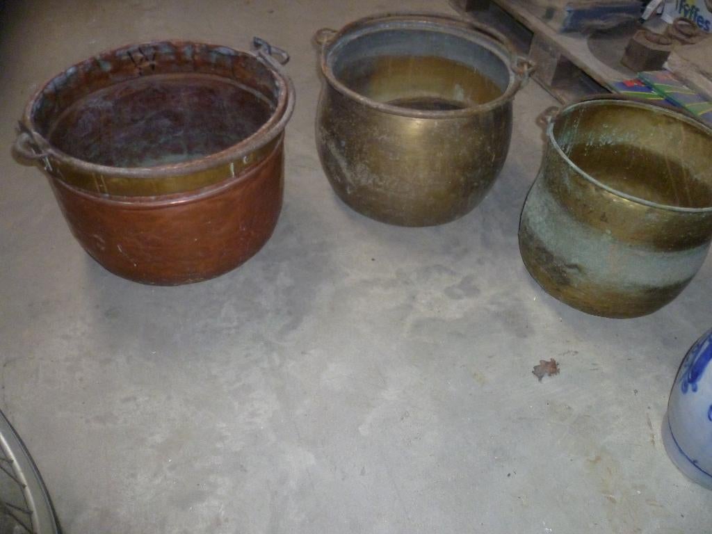 3 OUDE KOPEREN KETELS, Enlèvement