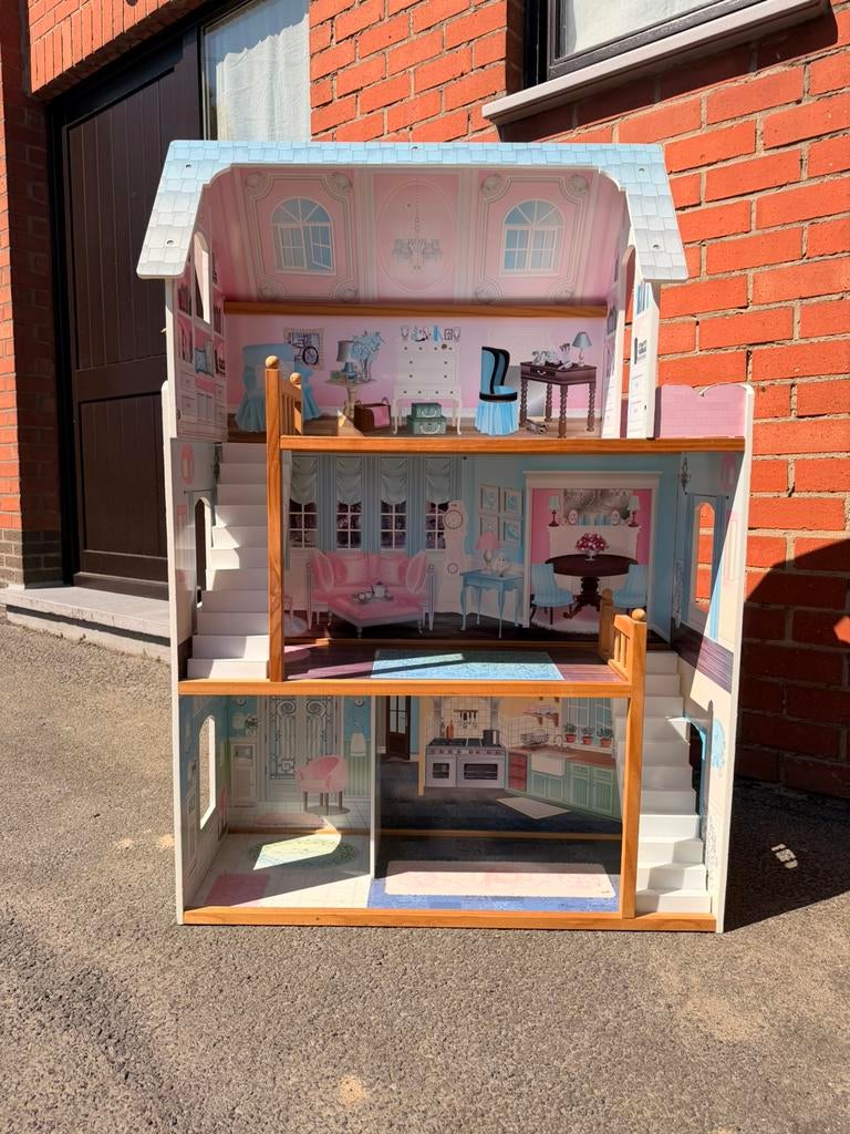 maison de barbie, Offres d'emploi