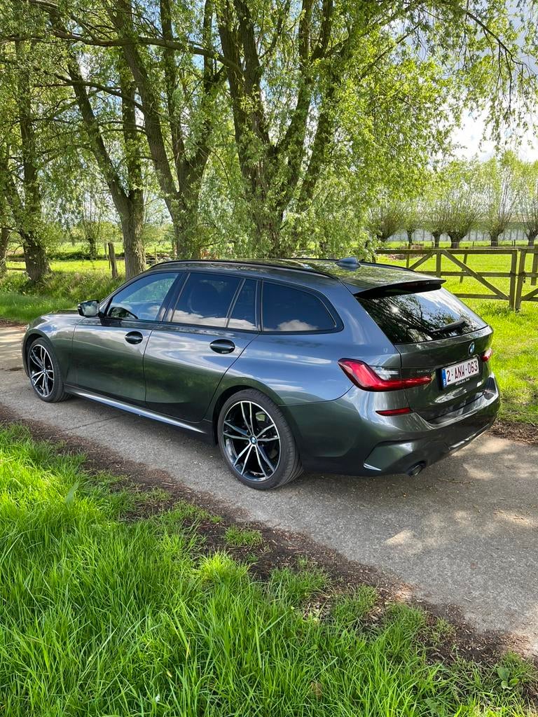 BMW 318i M-SPORT, Auto's, Automaat, Achterwielaandrijving, Particulier, Zilver of Grijs