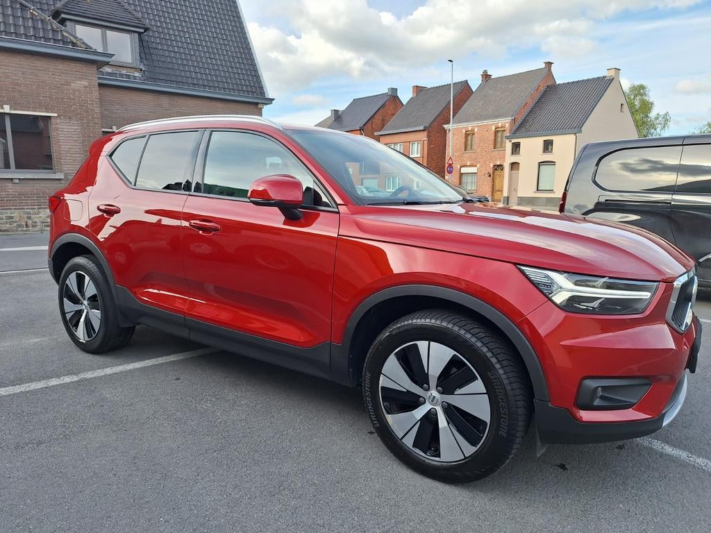Volvo XC40 T2 Momentum Pro Geartronic, Autos, Volvo, Achat, Carnet d'entretien, Noir, 5 portes