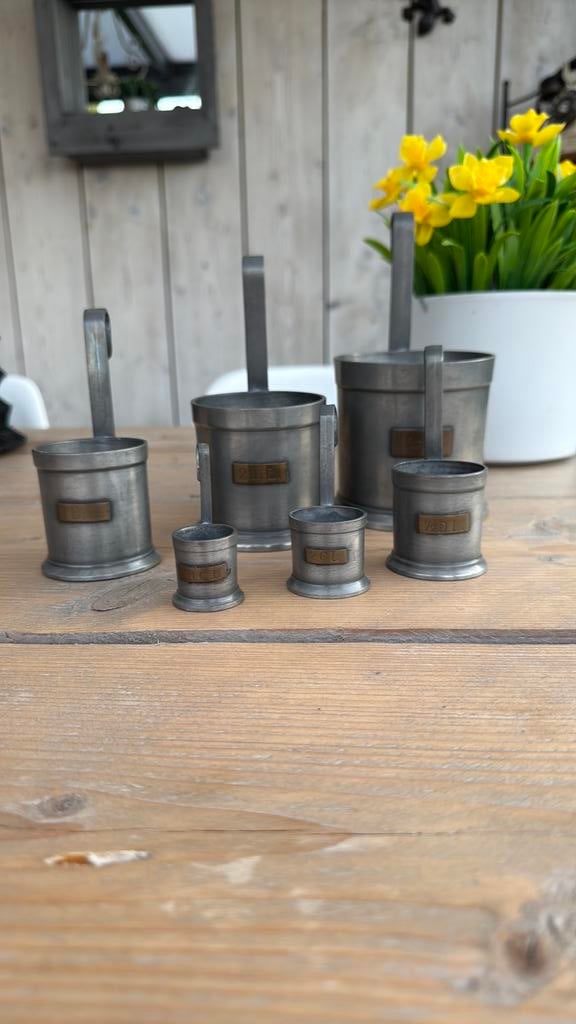 Vintage tinnen maatbekers 90% Zinn met engel stempel, Antiek en Kunst, Ophalen