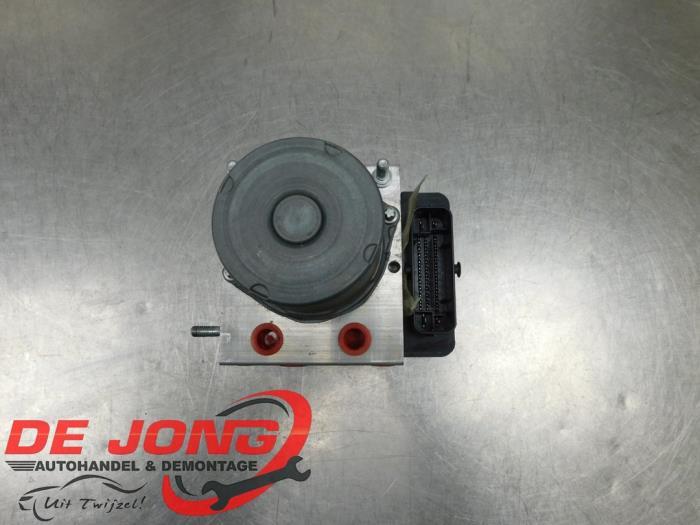 Pompe ABS d'un Renault Kangoo, Autos : Pièces & Accessoires, Électronique & Câbles, Renault, Utilisé, 3 mois de garantie, Enlèvement ou Envoi