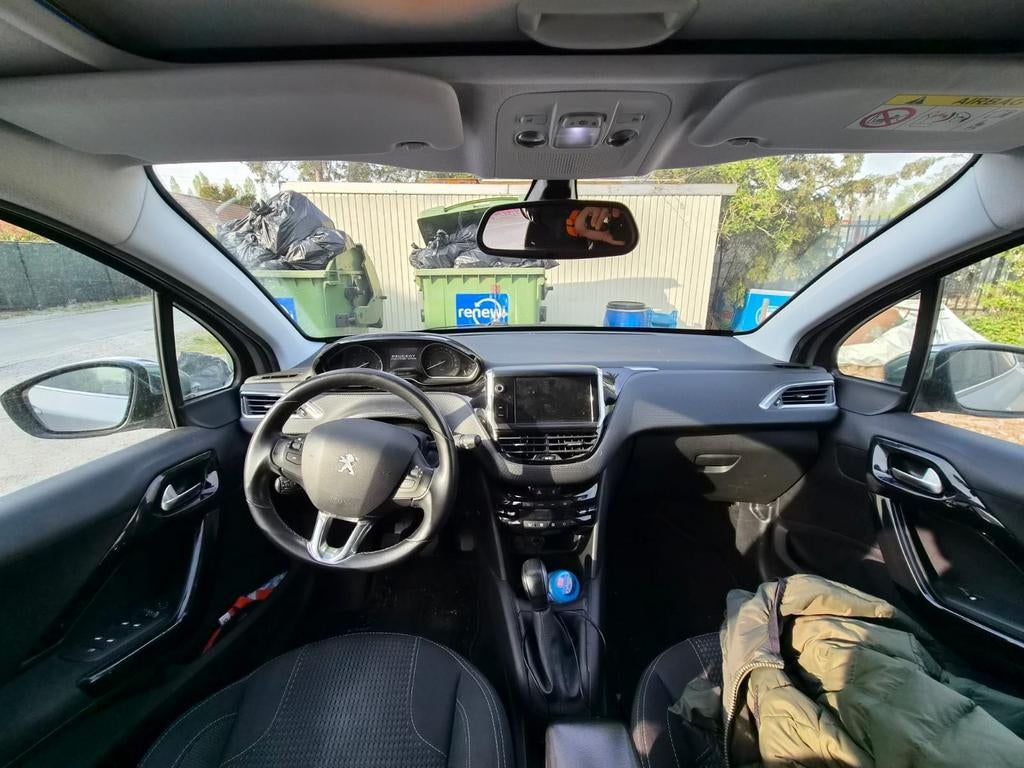 Peugeot 208 12 essence