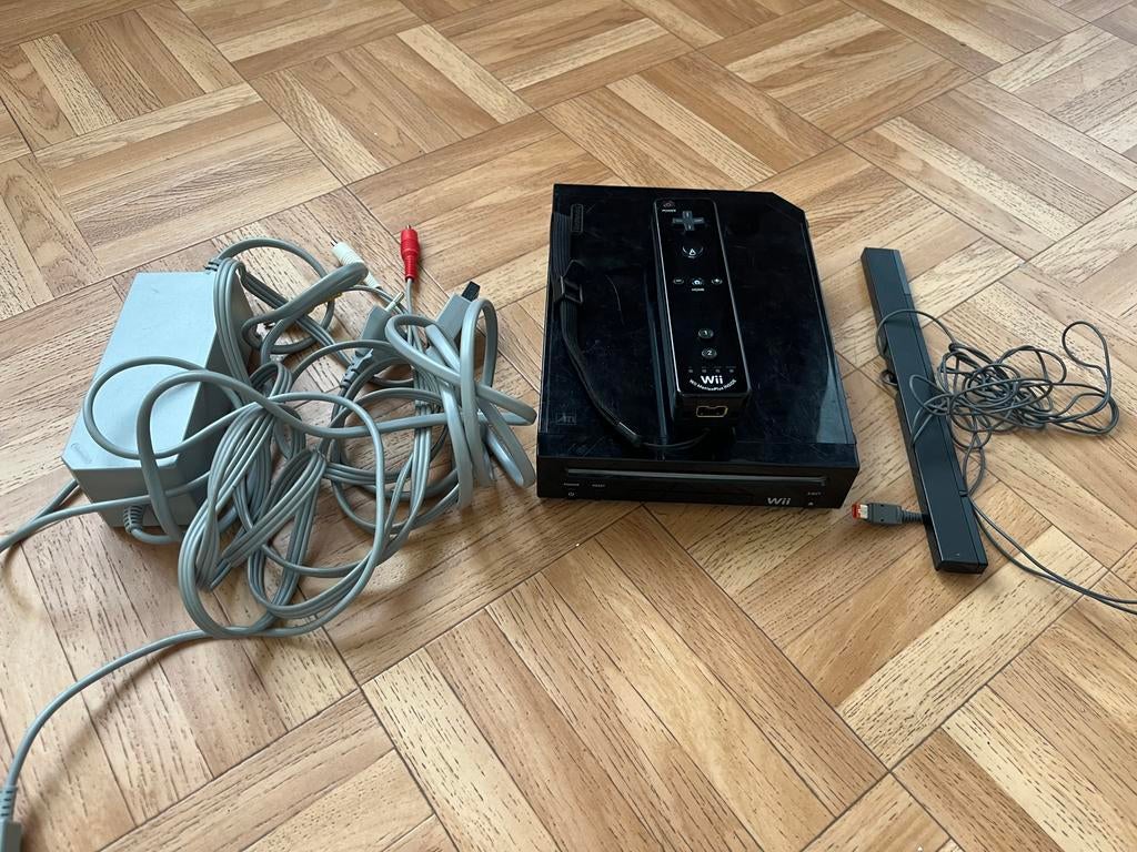 Console Nintendo Wii noire + Manette complète – Bon état, Consoles de jeu & Jeux vidéo, Enlèvement ou Envoi, Comme neuf