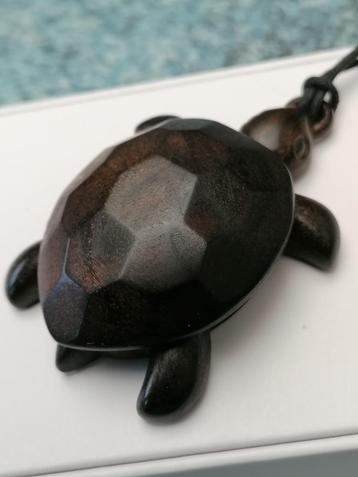 Vintage ebbenhouten schildpad hanger handgemaakt  beschikbaar voor biedingen