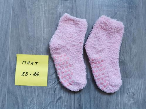 Zachte sokken met antislip - maat 23/26, Kinderen en Baby's, Kinderkleding | Schoenen en Sokken, Zo goed als nieuw, Sokken, Meisje