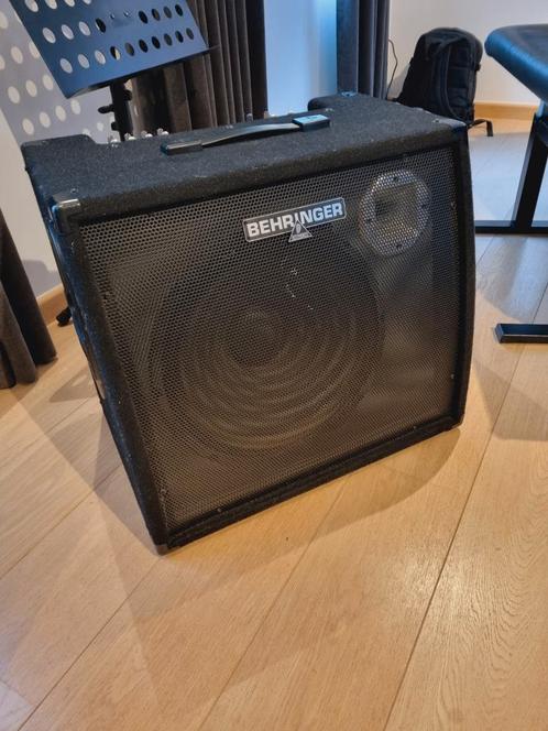 Behringer ultratone K3000FX 300 watt, Muziek en Instrumenten, Versterkers | Bas en Gitaar, Zo goed als nieuw, Ophalen