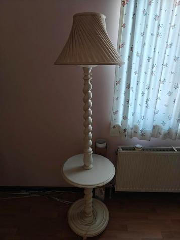 Retro staande lamp met tafeltje, Enlèvement, Utilisé