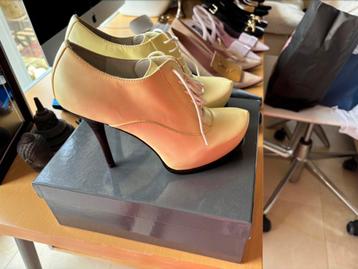 LUXE SCHOENEN MAAT 37 beschikbaar voor biedingen