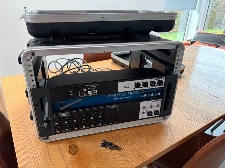 Soundcraft UI 16, Muziek en Instrumenten, Mengpanelen, Zo goed als nieuw, Ophalen of Verzenden