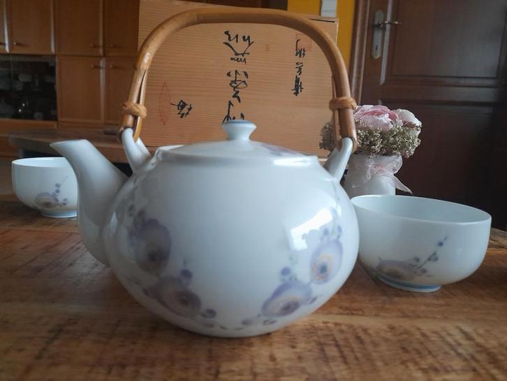 Japanse theepot en 5 bekertjes, Huis en Inrichting, Keuken | Servies, Ophalen of Verzenden