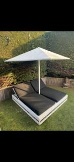 Dubbel ligbed met parasol en kussens, Tuin en Terras, Ophalen, Zo goed als nieuw