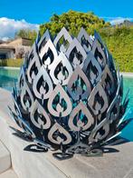 Corbeille à feu Lotus, Enlèvement, Foyer